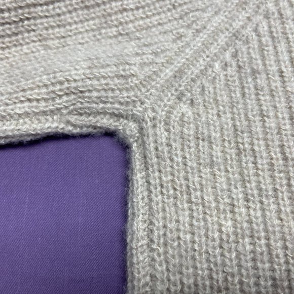 Vince Cashmere  Silk Scoop Neck Sweater Beige Classic Sz XS - S - Picture 13 of 13